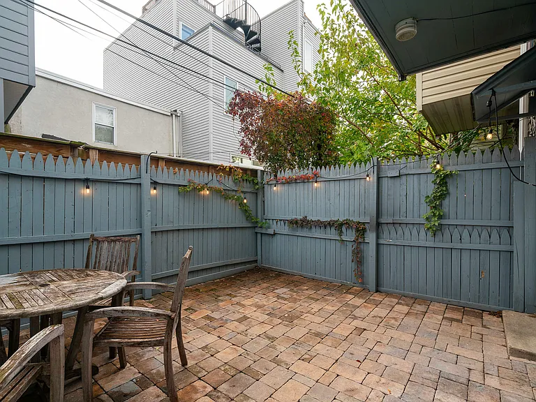 430 McClellan St — Photo 6
