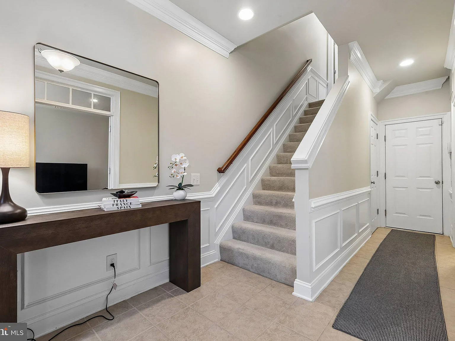 3 bed, 3.5 bath, 2020 sqft, $2,950 — Photo 3