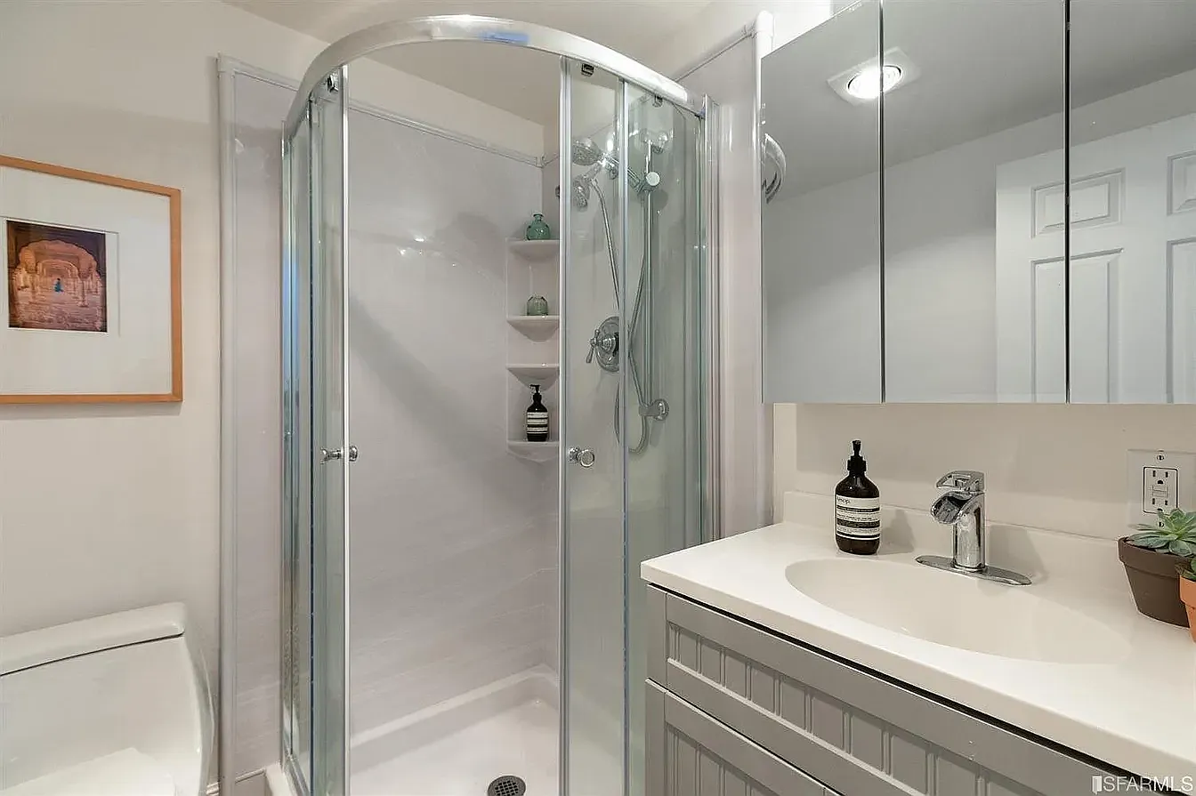 1 bed, 768 sqft, $5,700 — Photo 1
