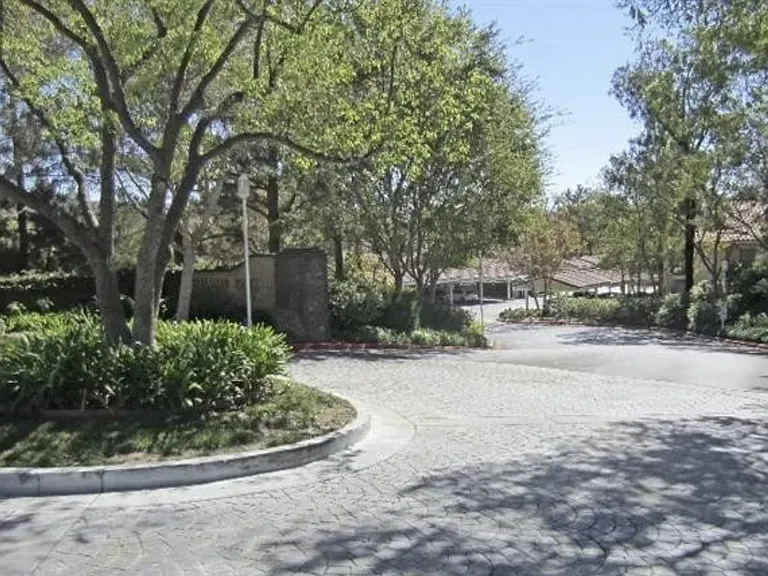 5473 Spanish Oak Ln #B — Photo 27