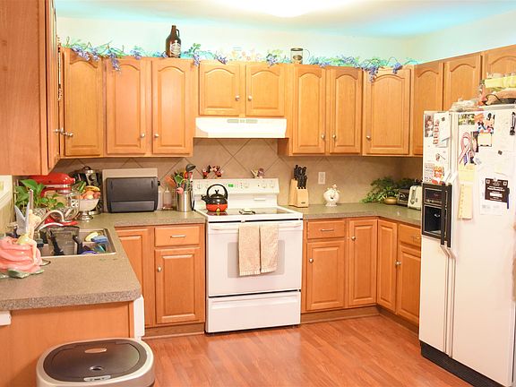 Kitchen with tons of storage!