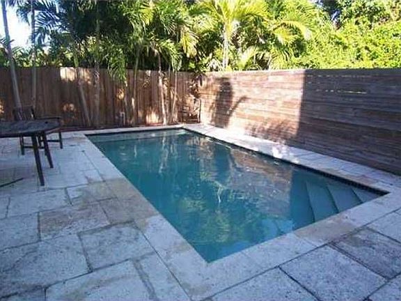 5th image of 1590 SW 22nd St