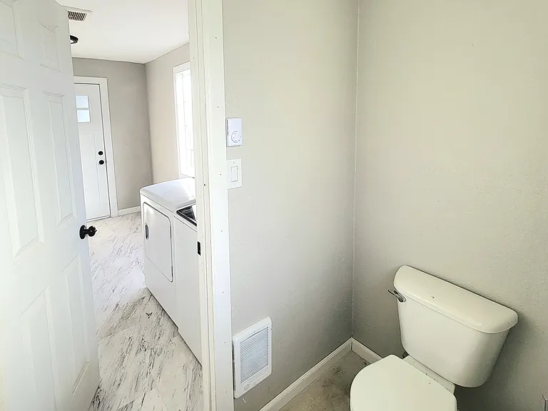 718 Perry Ave — Photo 27