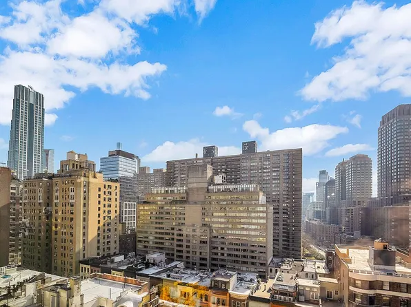 330 W 72nd St APT 12D, Manhattan, NY 10023