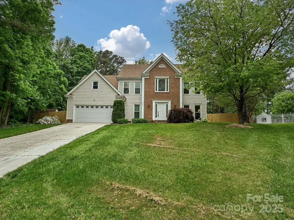 3612 Woodnotch Ct, Charlotte, NC 28269