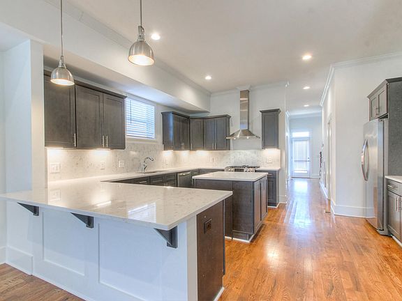 5th image of 345 Edwin St #B