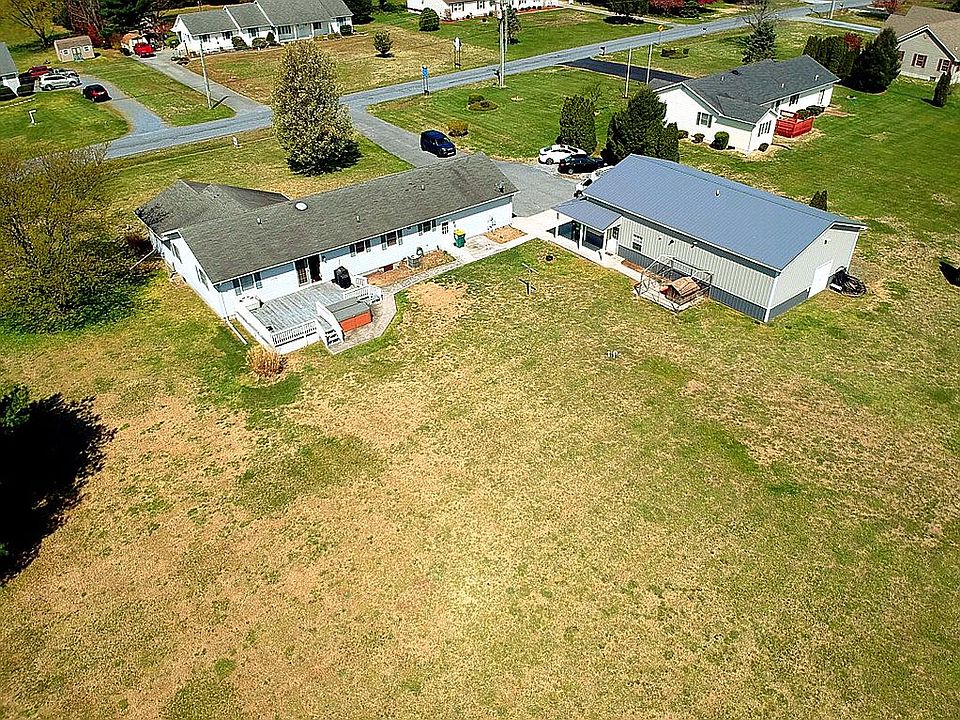 2nd image of 64 Deer Valley Rd