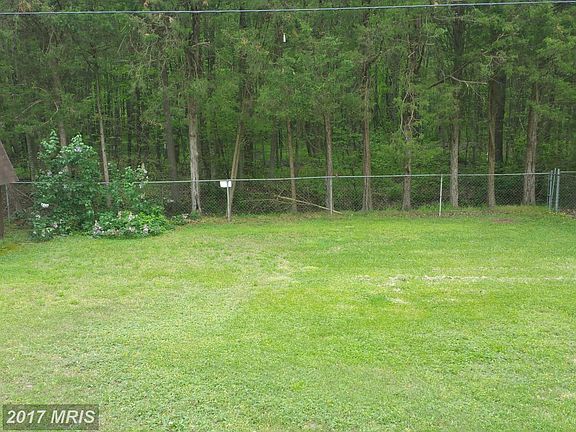 3rd image of 1419 Elizabeth Dr