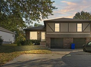 1416 E Haven Ln, Olathe, KS 66062