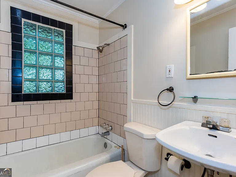 1318 Elizabeth Ln #B — Photo 9