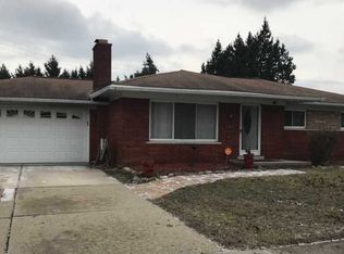 19418 Shadowoods, Roseville, MI 48066