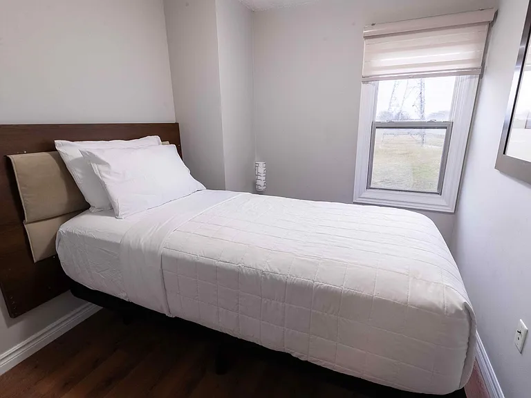 7591 Scholfield Rd — Photo 18