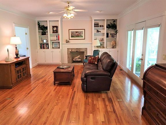 2nd image of 8458 Tennyson Ct