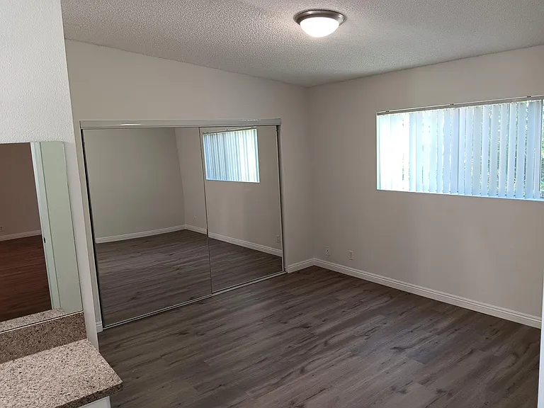 1939 Beloit Ave #203 — Photo 8