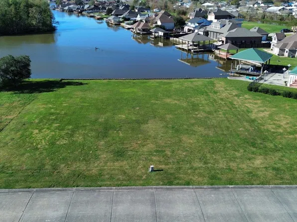 1014 Woodview Dr, Morgan City, LA 70380