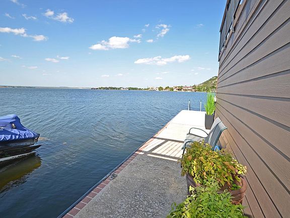 2nd image of 409 Horseshoe Bay North Blvd
