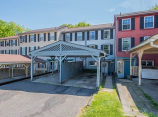 152 Rising Trail Dr #152, Middletown, CT 06457