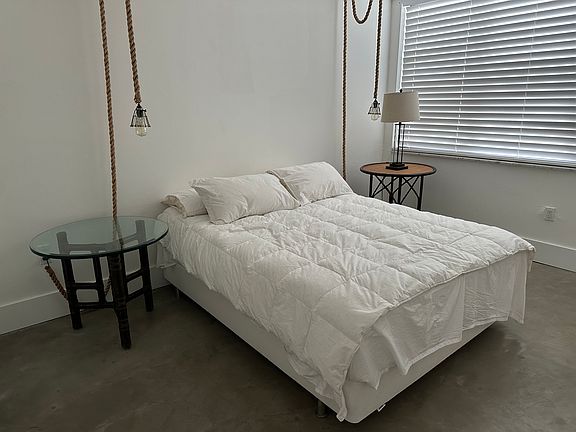 5th image of 250 Galen Dr APT 25
