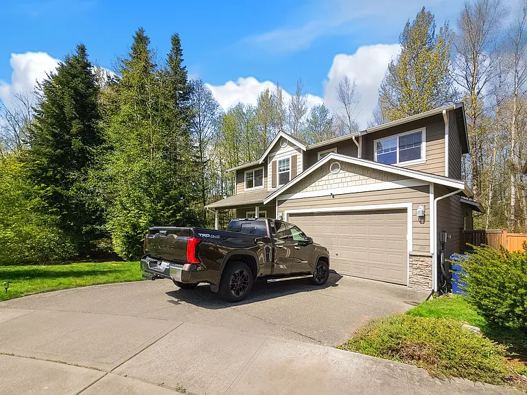 1231 147th Pl SW — Photo 2