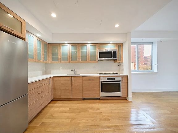 5th image of 344 E 110th St APT 9B