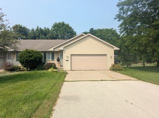 1936 Little River Path, Suamico, WI 54313