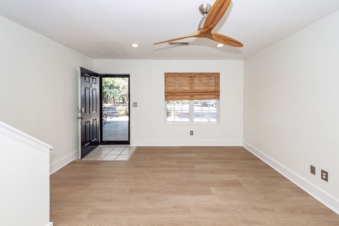 next background image