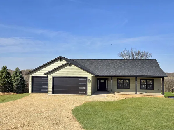 21-51 Marina Ct, Lanark, IL 61046