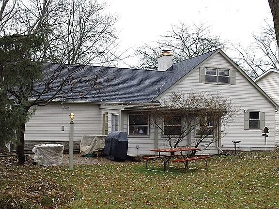 Four season room is heated.