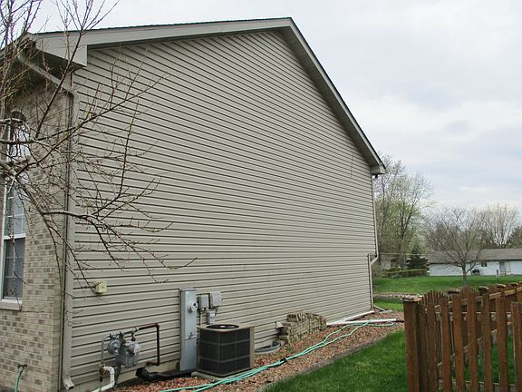2nd image of 1105 Rock Springs Dr