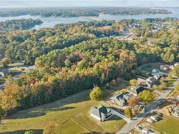 13 Serenity Ln, Suffolk, VA 23433