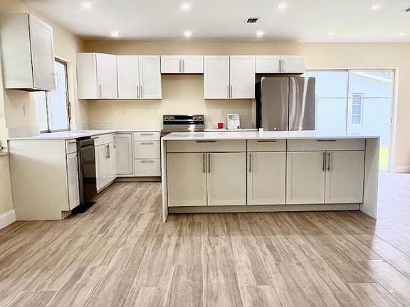 3rd image of 8104 NW 74th Avenue