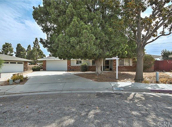 5th image of 1712 Karen Ct