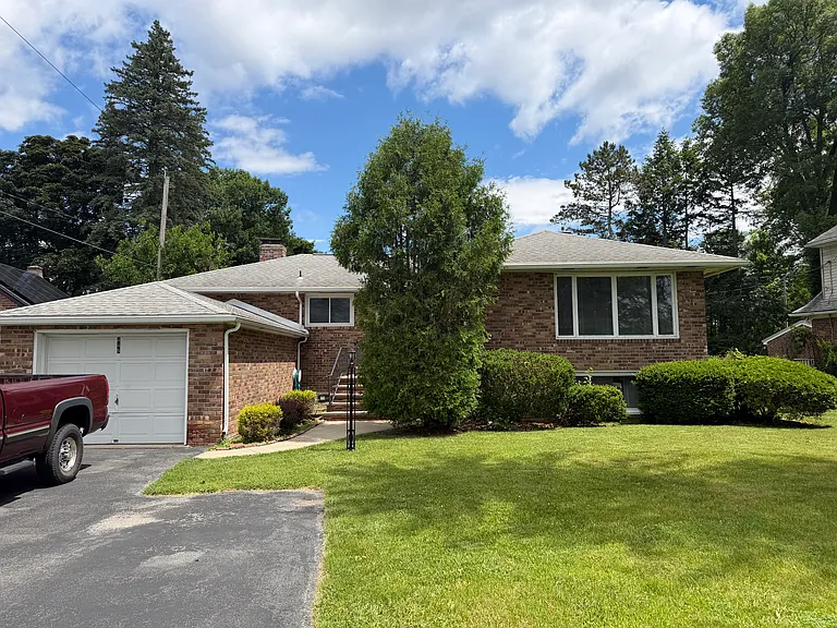449 Hackett Blvd — Photo 14