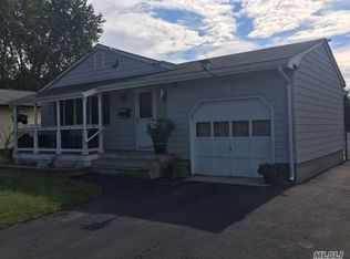 140 Carman St, Patchogue, NY 11772