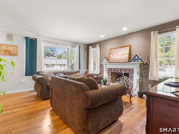 5th image of 340 Macon Drive