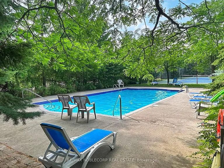 91 Townsgate Dr #312 — Photo 32