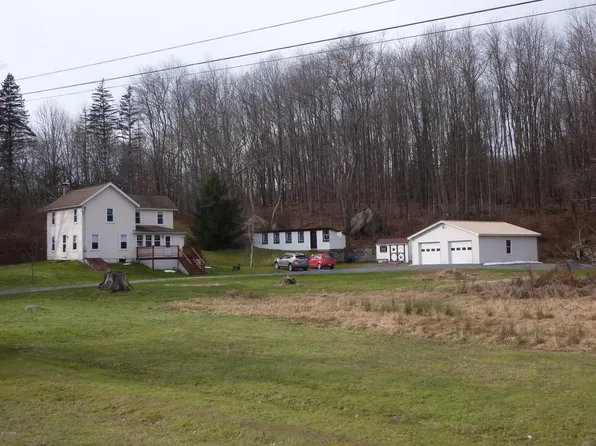 479 Mid Valley Rd, Lake Ariel, PA 18436