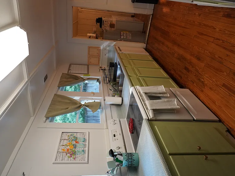 2120 Reynolds St — Photo 17