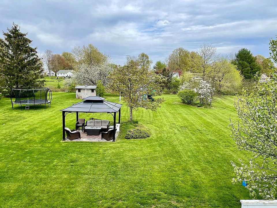 2nd image of 272 Quail Run Rd