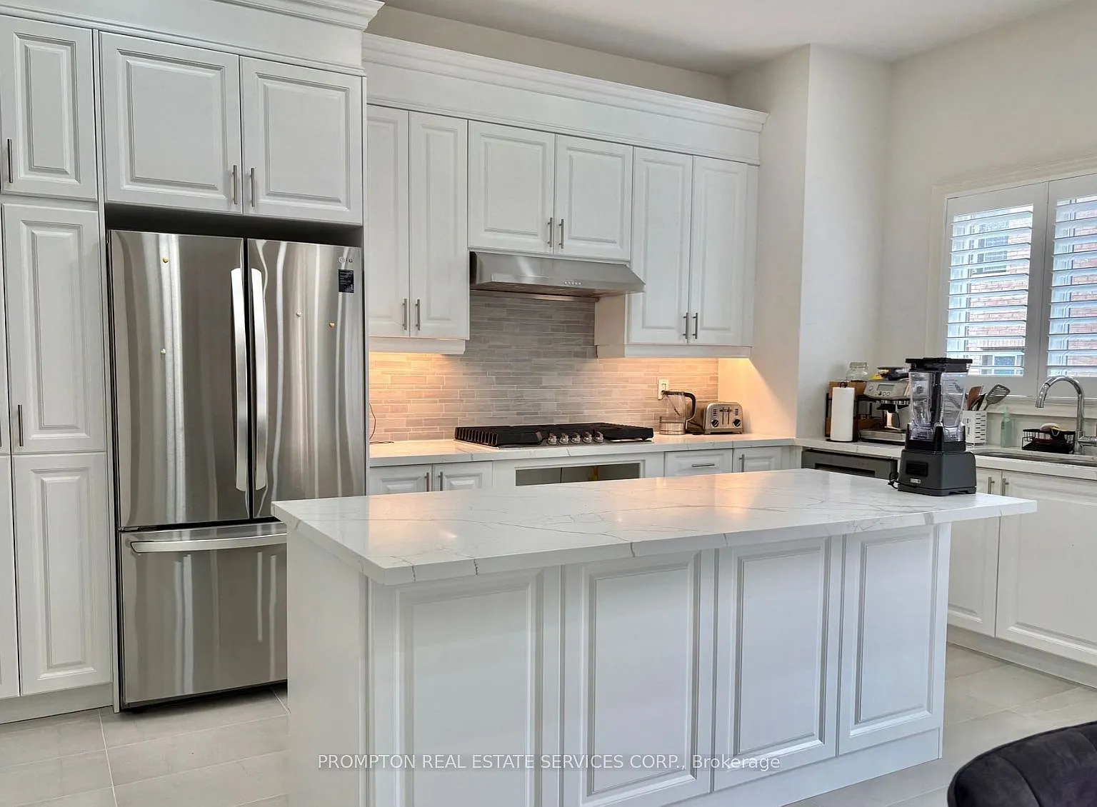 4 bed, $4,700 — Photo 1