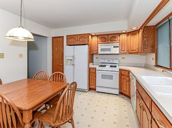 5th image of 11114 Shenandoah Dr