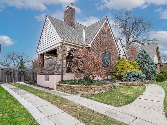 2nd image of 3883 Drakewood Dr