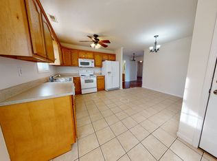 1216 N Van Buren St, Marion, IL 62959