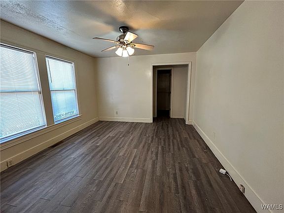 3rd image of 1820 17th Ave E