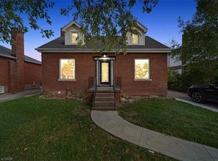 687 Upper James St, Hamilton, ON L9C 2Z4