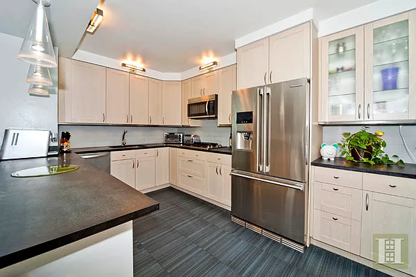 Sold by Halstead Real Estate | media 15