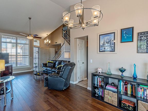4th image of 4323 E Briarwood Ter
