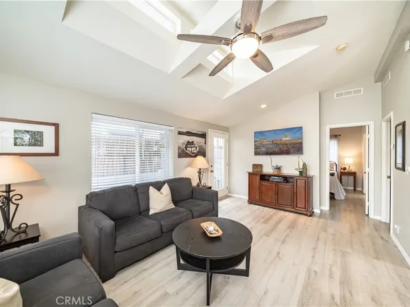 139 Cottonwood Ln, Seal Beach, CA 90740