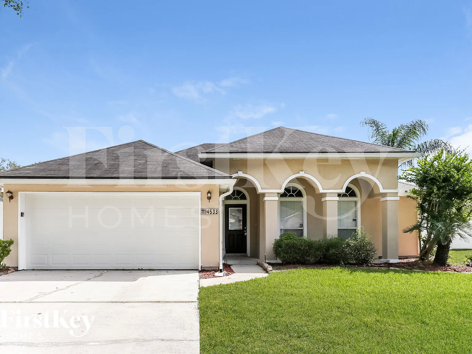 4 bed, 2.0 bath, 2086 sqft, $2,810 — Photo 1