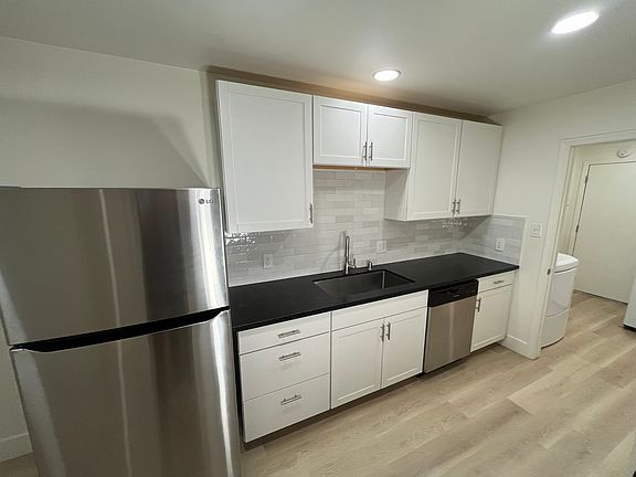 2nd image of 806 Kelly Way #806